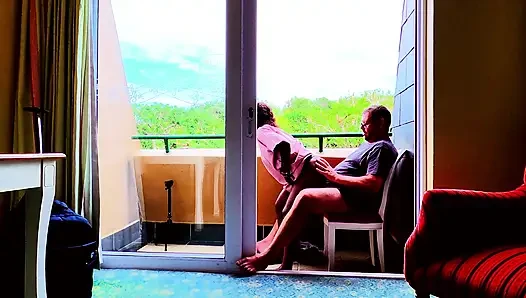 Awan gelap dan badai menyeduh tetapi tidak bisa menghentikan kita dari bercinta di kamar hotel kami