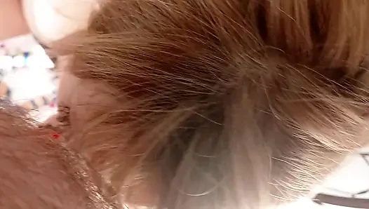 Aimee adalah perempuan onanis dewasa yang cantik dan tukang ngisap kontol .!. )))