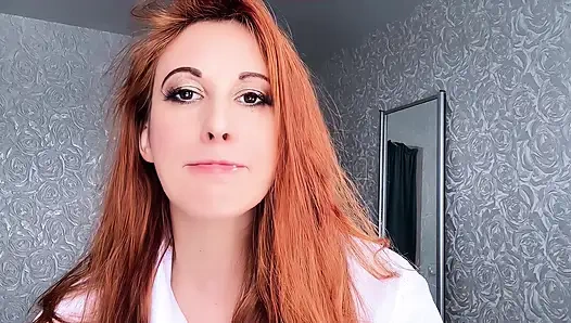 Поедание сливок из пальцев, рта и соблазняния языком