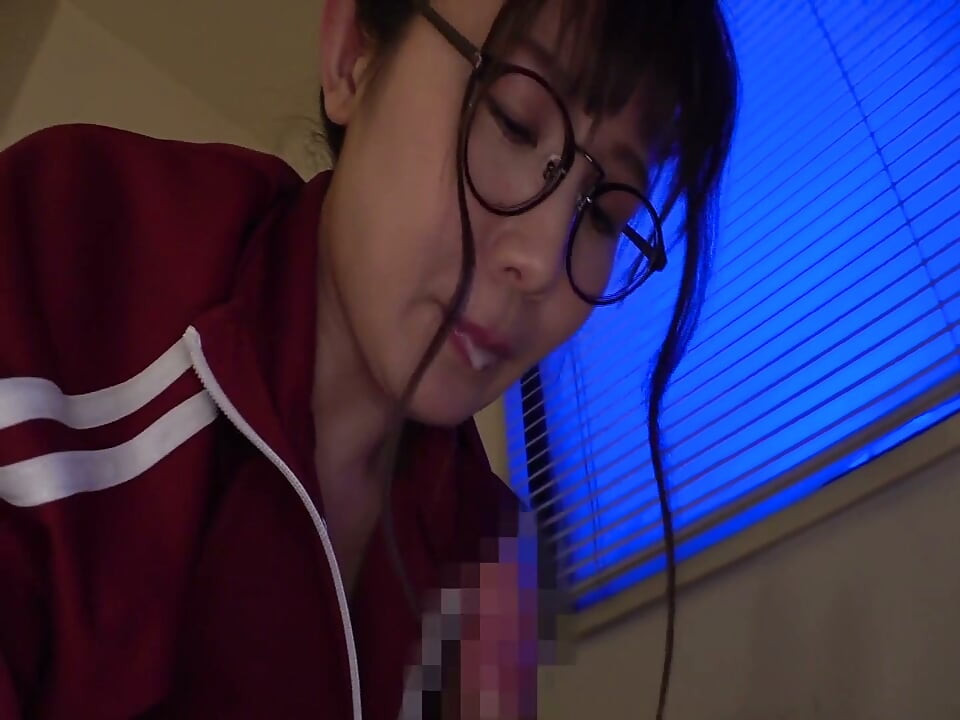 Late Night Blowjob Lessons From an Inexperienced Stepsister