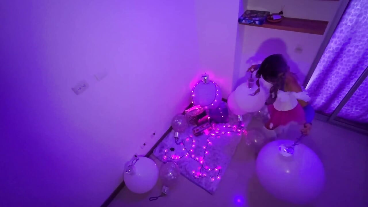 cu jucărie interzisă a lui Elf Obraznică minionă drăguță supraîncărcată cu orgasme!