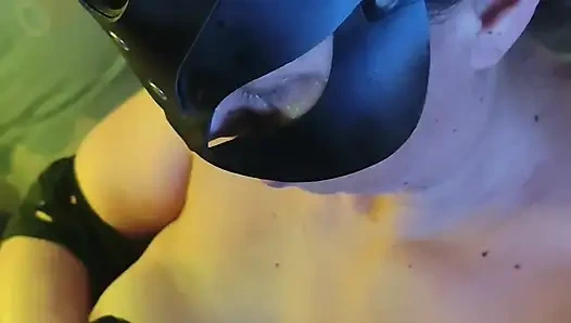 Доминантный и извращенная дрочка и минет, он кончает на сиськи своей госпожи! Камшот на большие сиськи!