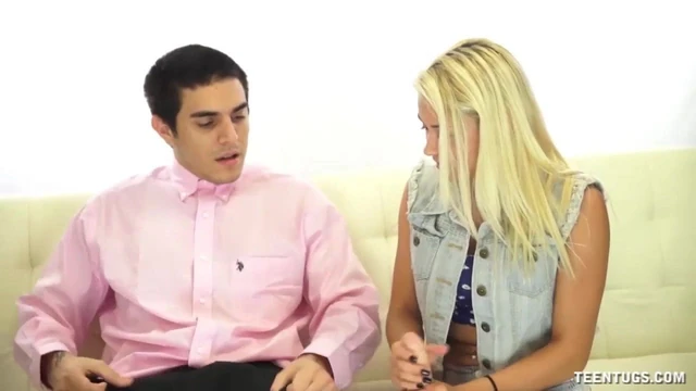 Super Cute Teen Hanjob On The Couch