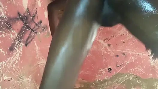 Ateşli zenci hatun dans ederken bakış açısıyla çarpıcı önden ve arkadan görünüm