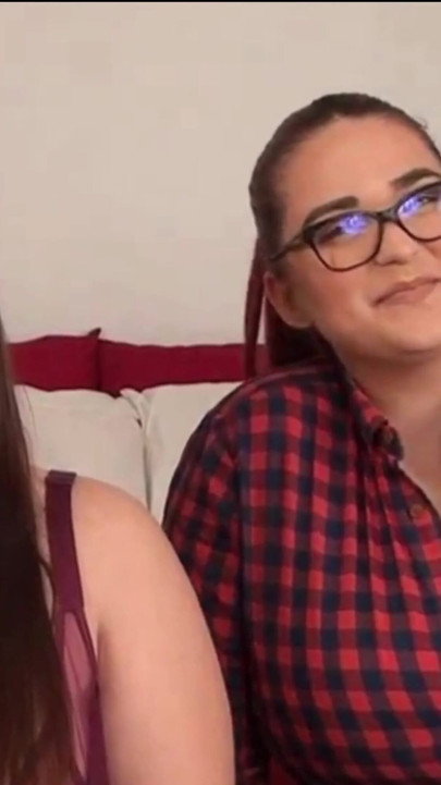 Amateurs désespérés, Vicky Gem Zia Pet, MILF BBW sexy, dans une orgie de groupe échangiste, film d’action amusant avec beaucoup de sucer et p | Clip 2