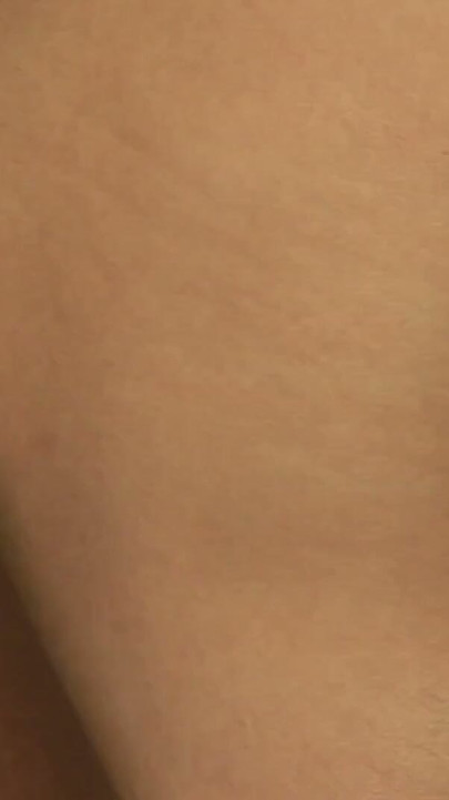 Tattooeret twink higer efter stor sort pik-oplevelse | Klip 2