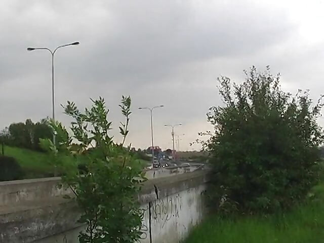 Σέξι κορίτσι γαμιέται σε αυτοκινητόδρομο