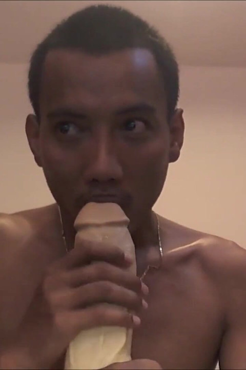 Nueng 82 selffisting, dildofucking ve dildosucking
