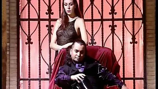 Cewek hot rambut cokelat dengan sepatu bot hitam dientot habis-habisan sama kontol besar sampai mengerang keenakan