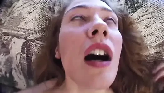 Gadis kuno dengan memek berbulu lagi asik ngentot sampai telan sperma! Ruby Reed