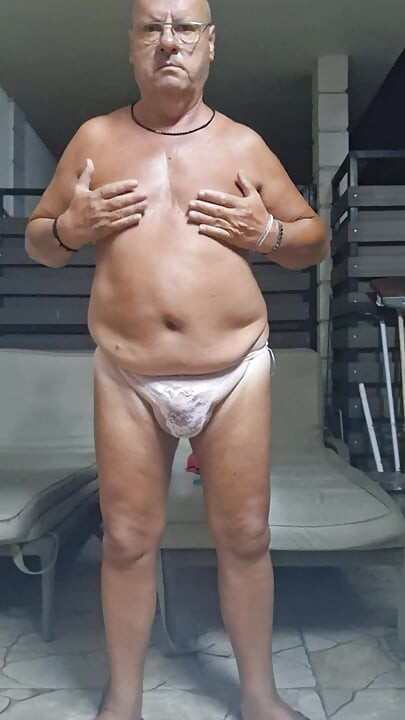 I am a lope to be trained and exhibited for masters
