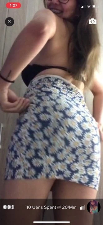 Shawty em pés descascando p3