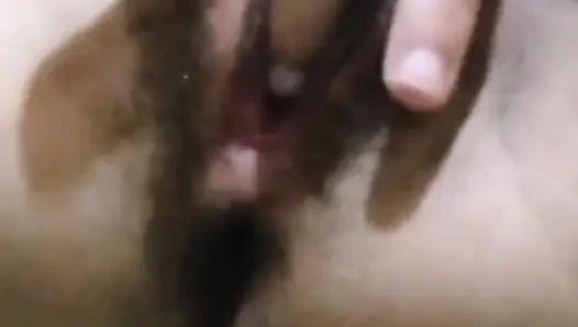 18 years old Arab Algerian of Egyptian origin playing with her pussy until she fucks profusely I want a European guy to fuck me and take pictures of me