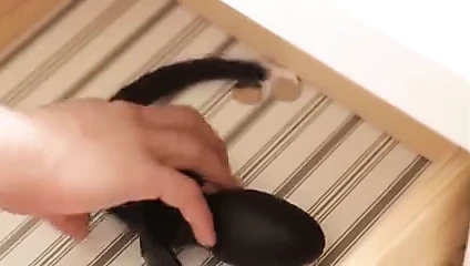同性恋男孩让汪汪汪并挥动他的尾巴