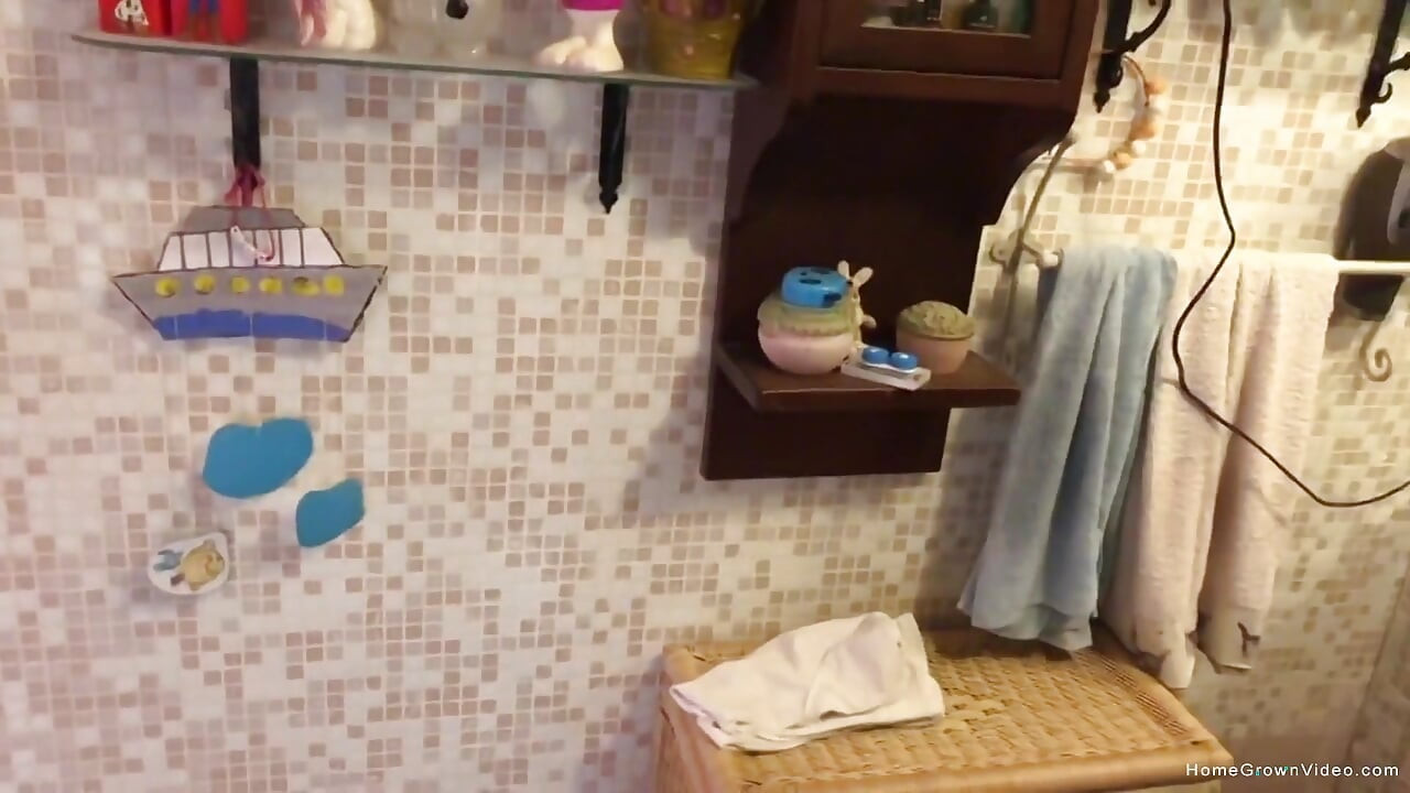 アパートでふざけてる