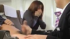 Japanse stewardess aftrekken - gecensureerd