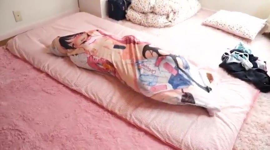 Girl in dakimakura 2