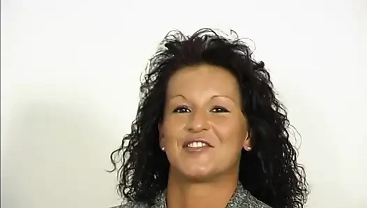 Hairy mature pleasures herself at the casting