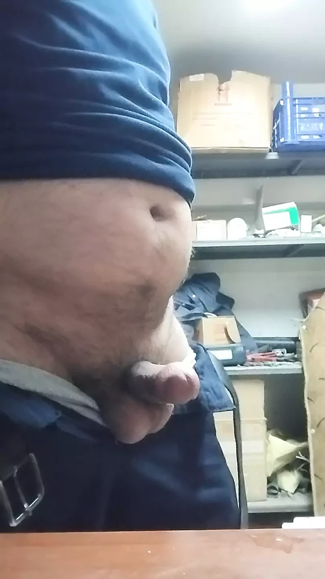 Masculine Bear Daddy Cums in the Office