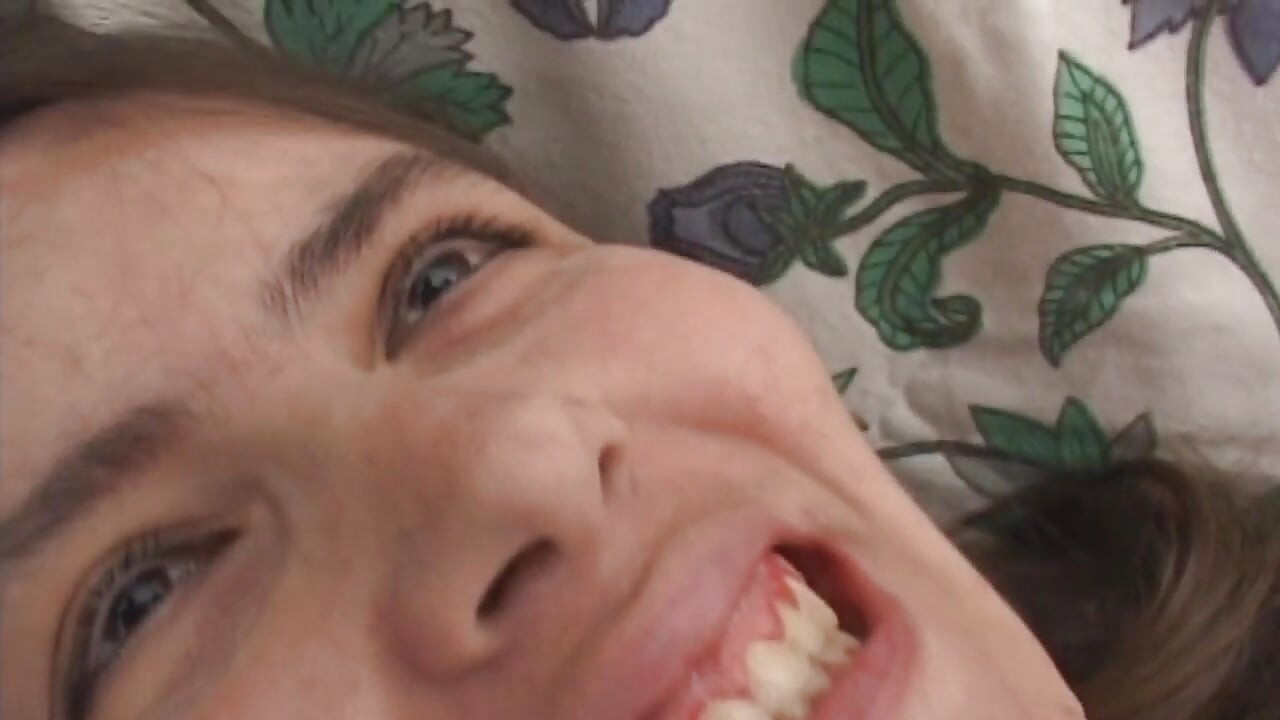 Amateur brunette gives a blowjob and gets creamed on the face