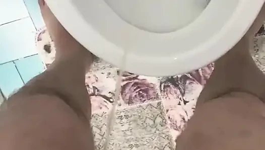 1-) Türk Kıllı Yarak Çiş Videosu