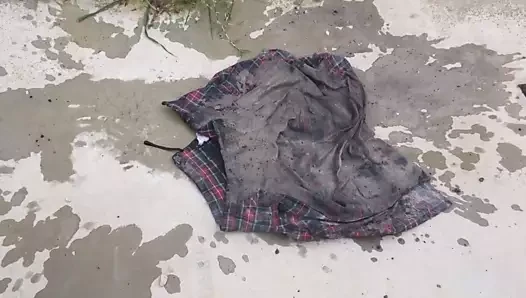 Kırmızı ekose eteğe ıslak külü ezin