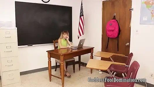 Aku melihatmu suka kaki - lola fae