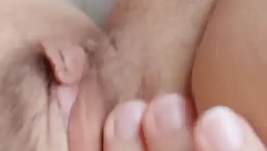 Aku lagi asik ngocok kontolku sore-sore - pov