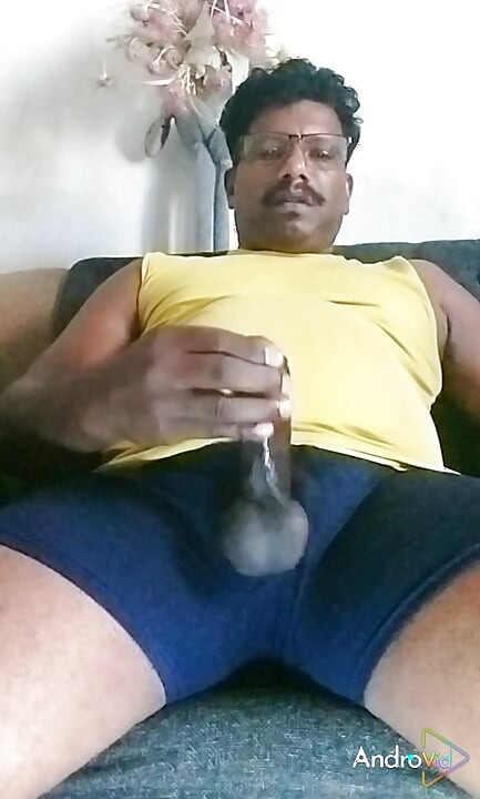 Masturbando e gozando