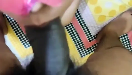 Indisches desi-mädchen tief in den hals und im doggystyle gefickt