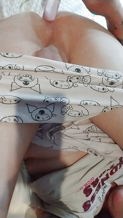 Time to invite you into my bedroom for a little close-up look at what I do when I'm all alone