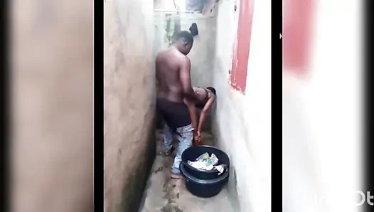Wanita kulit hitam selingkuh