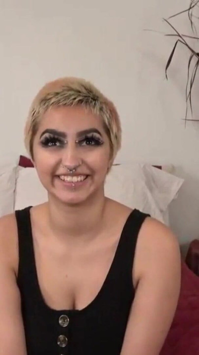 รุ่นแม่น่าเย็ดนมใหญ่สุดฮอตมือสมัครเล่นที่สิ้นหวังโดนขย่มหีแน่นๆ อย่างหนักเพื่อจ่ายบิล | คลิป 3