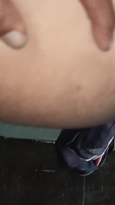 Desi indiai unokatestvér mostohanővére baszik az otthoni fürdőszobában | Klip 2