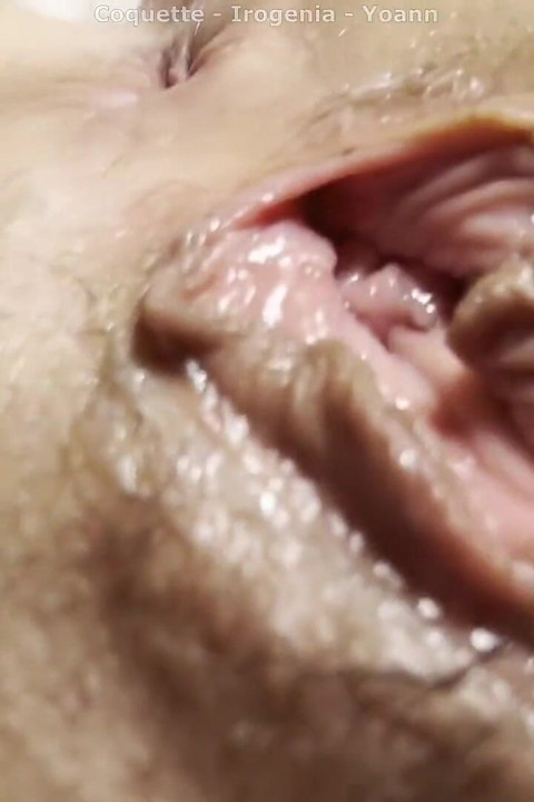 2 Lésbicas Provocando Um Homem Submisso E Transando Na Frente Dele