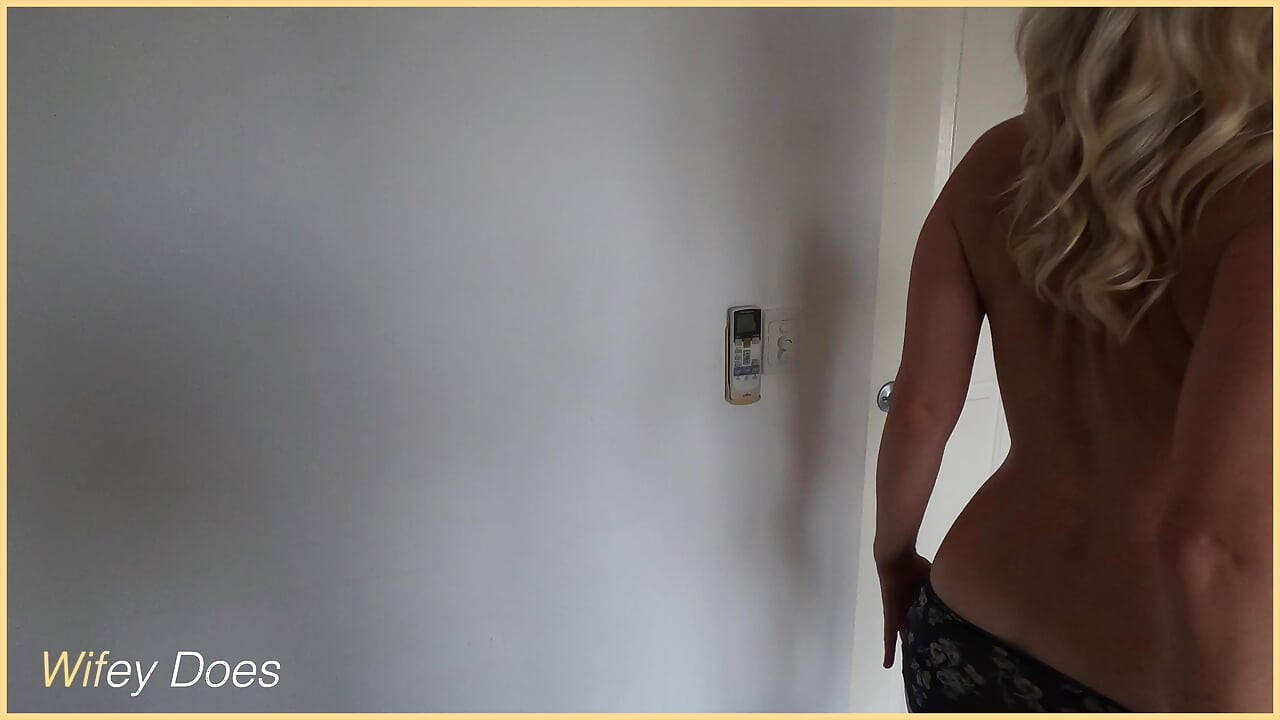 Wifey tiene las mejores tetas para mostrándose al aire libre