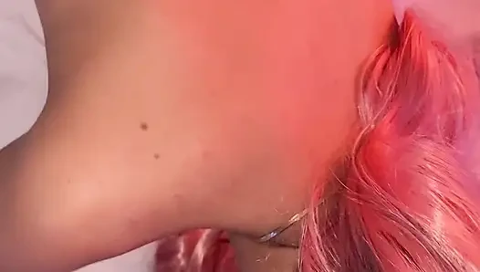 Üvey kardeşim sıkı vajinamı emiyor ve beni sütle dolduruyor