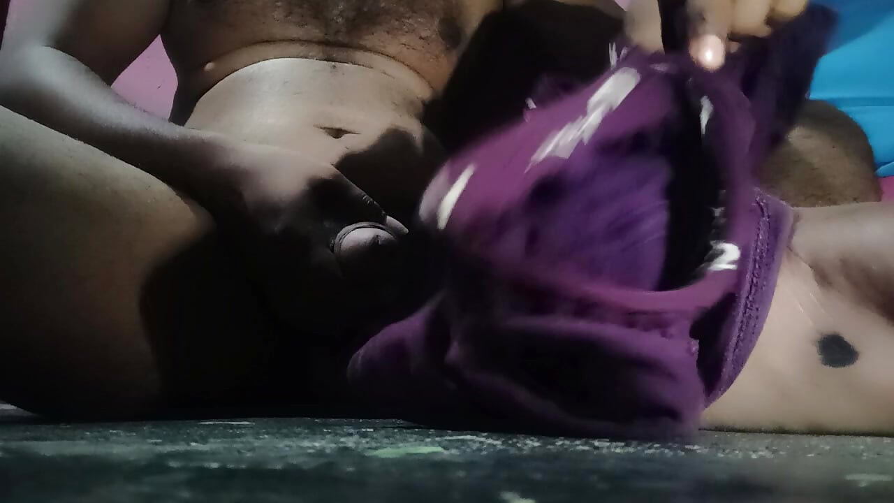 Pissing and pumping with underware