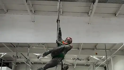 Kamu suka sama tarianku nggak?