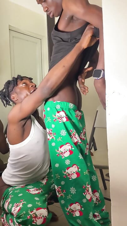 Mengongkek saya sangat cantik kepadanya