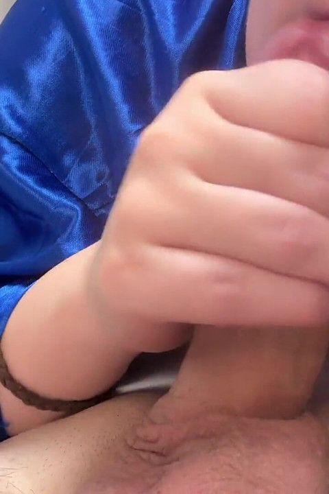 Kleiner Mund Lutscht Großen Schwanz Wild Und Tief