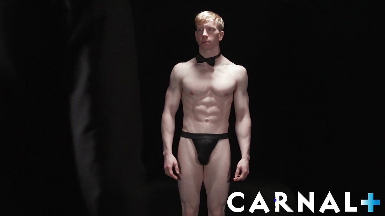 BoyForSale - Băiatul Jesse este evaluat înainte de a merge la licitație