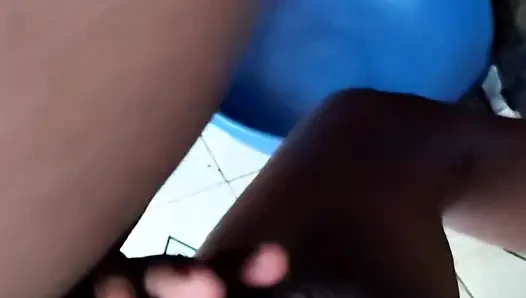 Meine nachbarin fickt meine enge muschi, klatscht auf den mund, nippelspiel