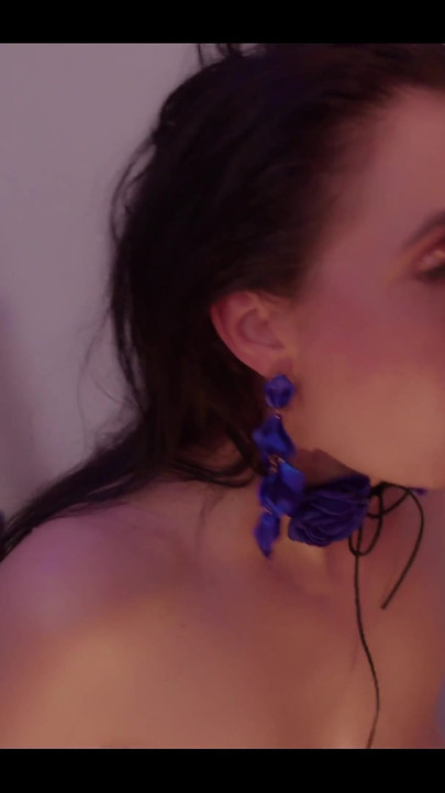 Извращенец муж трахает в анал свою жену, и она принимает настоящий оргазм.