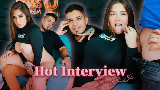 Podcast gets out of control, blowjob, deep throat and a lot of semen live -Sara Blonde and Crispasquel