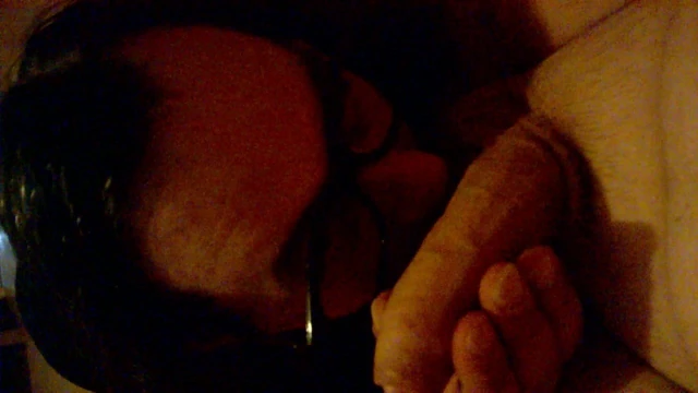 Valentinne crosdresser suck a cock