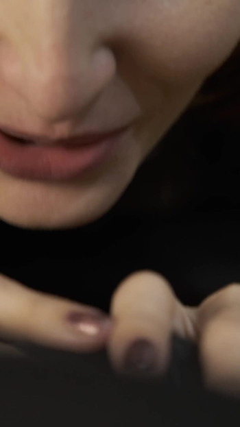 Moment captivant din "Povestea MILF.Secretele familiei 3 găurile strâmte ale mamei vitrege"