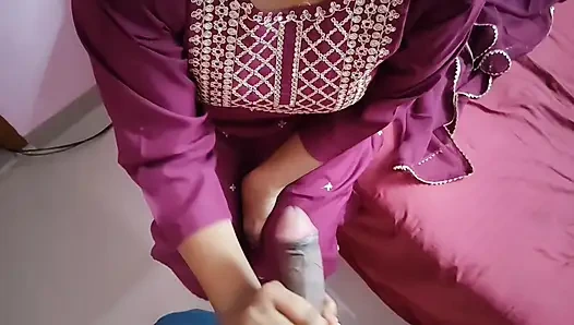 Sekretaris menawarkan memek kepada bosnya untuk menyelamatkan pantatnya dalam pekerjaan perusahaan