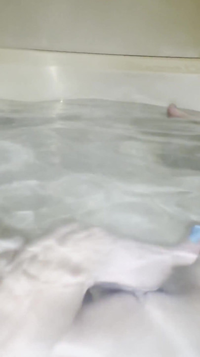 Fingering My Pussy and Exhibiting My Feet at the Bathtub