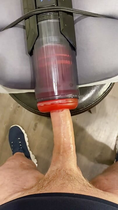 개틀링 토이 리뷰와 POV 데모, 정액 세 번 사정!